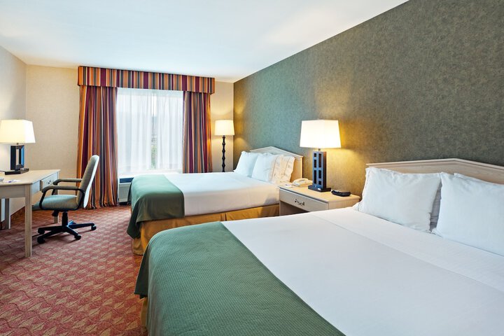 1 King Bed Suite (1 of 12)