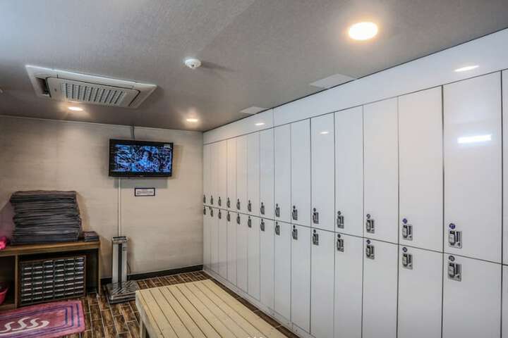 Room 22 of 28