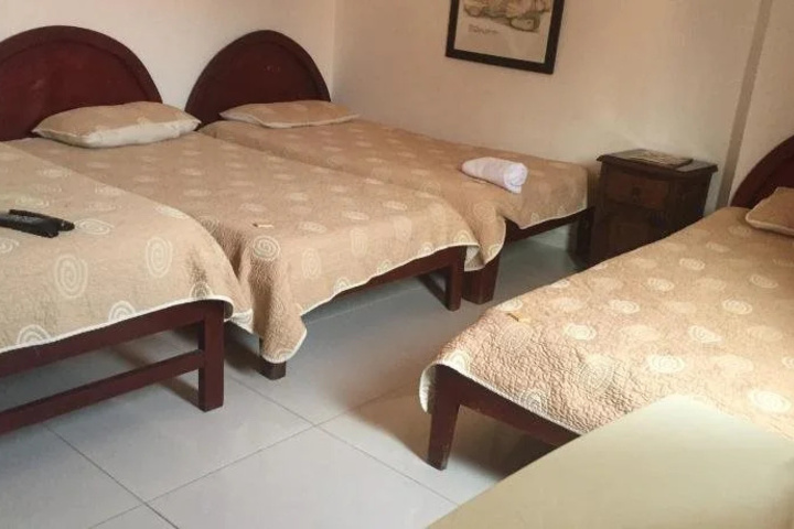Room 4 of 13