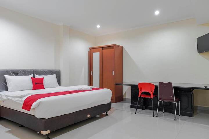 Room 16 of 38