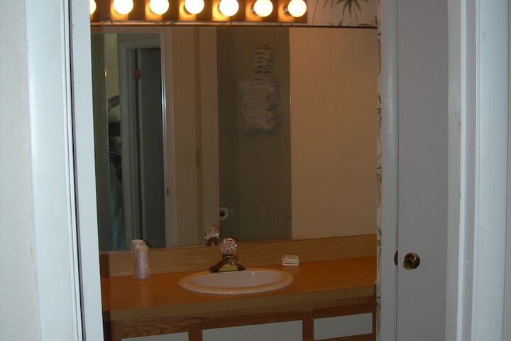 Room 10 of 22