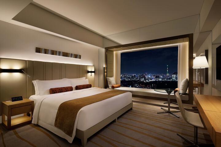 Room 17 of 200