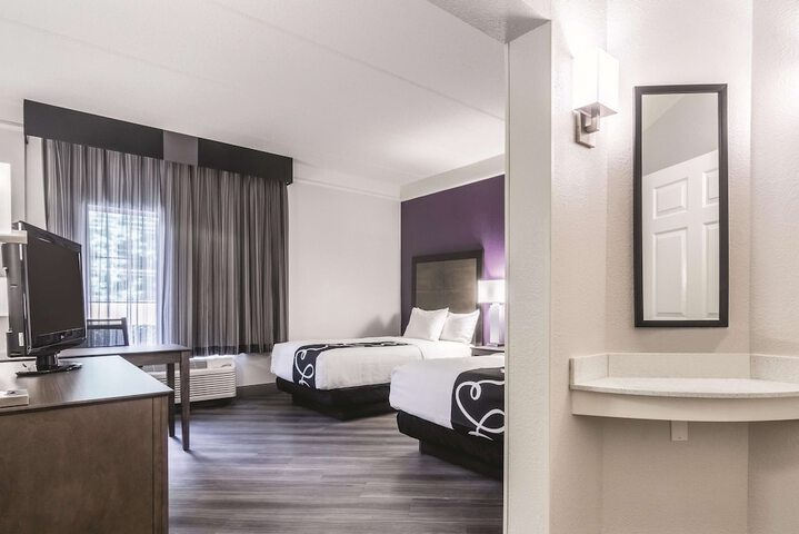 2 Double Beds (2 of 10)