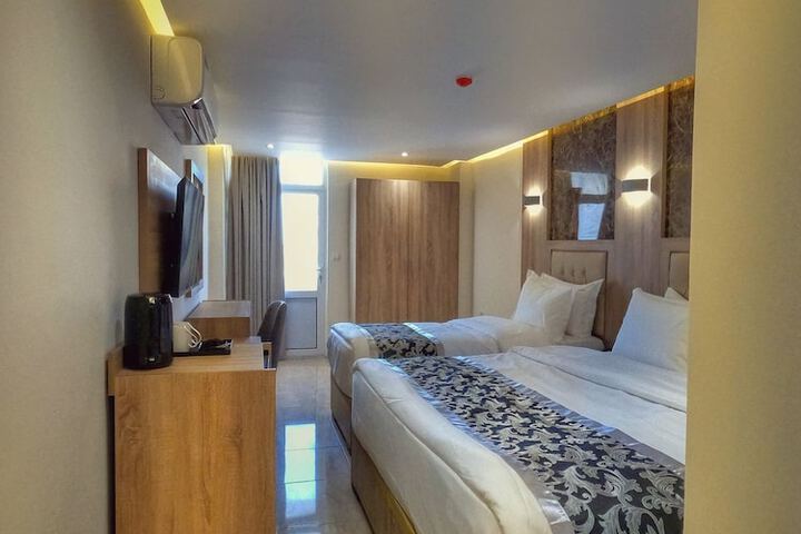 Room 5 of 30