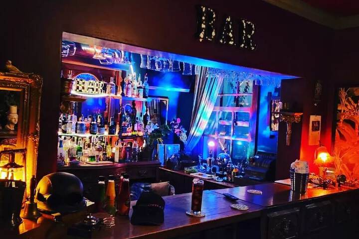 Lounge 96 of 159