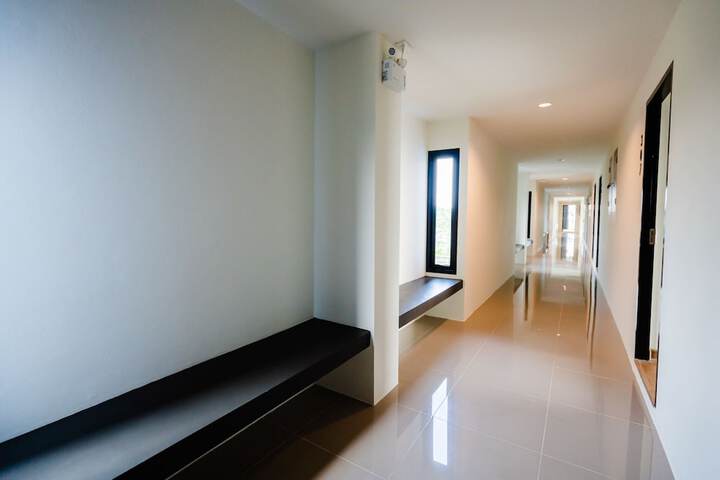 Ballroom/Hall 6 of 6