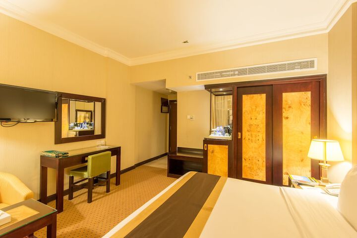 Room 14 of 49