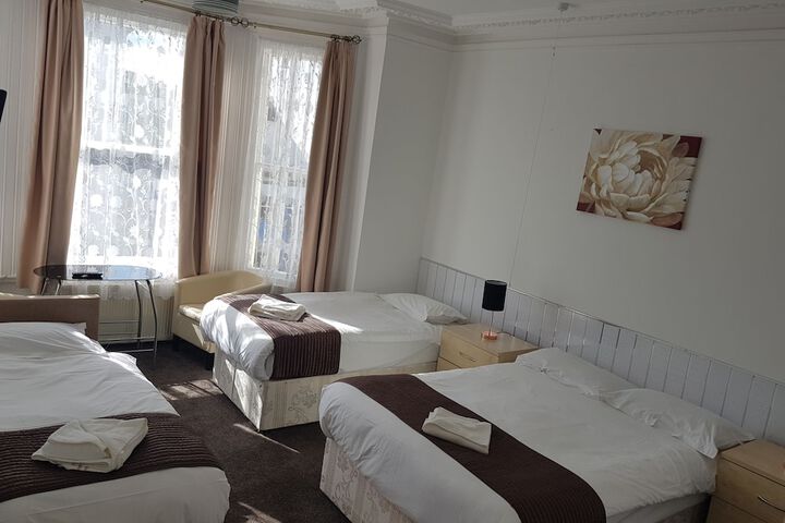 Room 10 of 66
