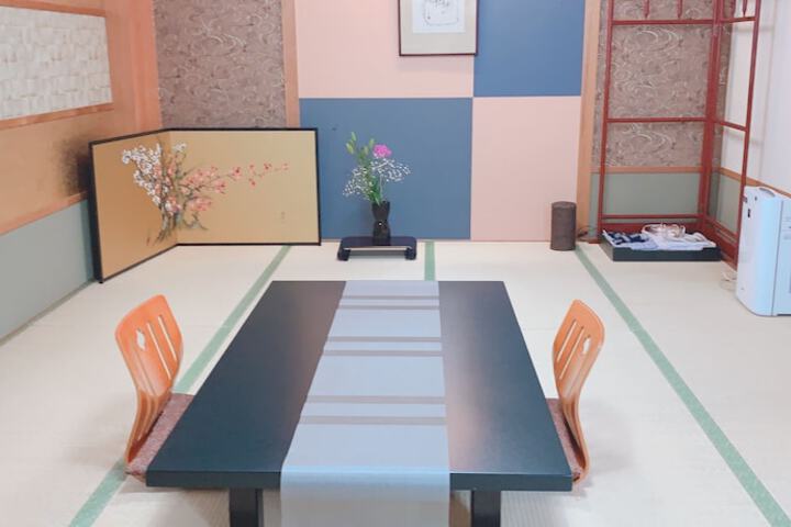 Room 14 of 18