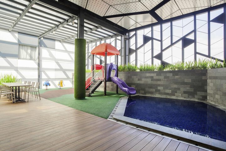 Pool Hotel