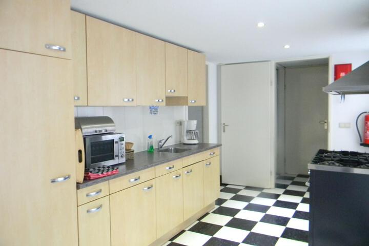 Room 146 of 162