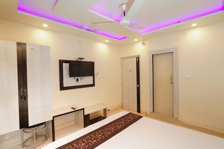 Room 33 of 63