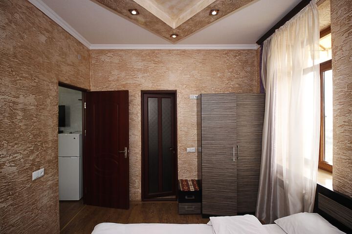 Room 4 of 45