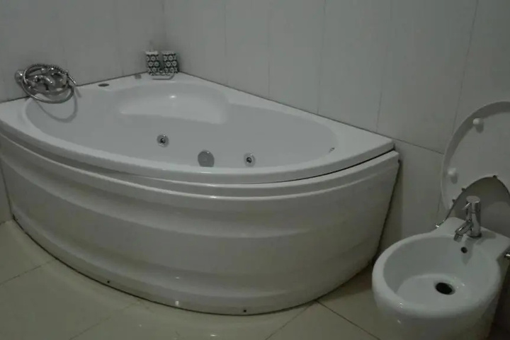 Room 7 of 14