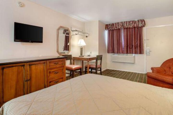 Room 28 of 49