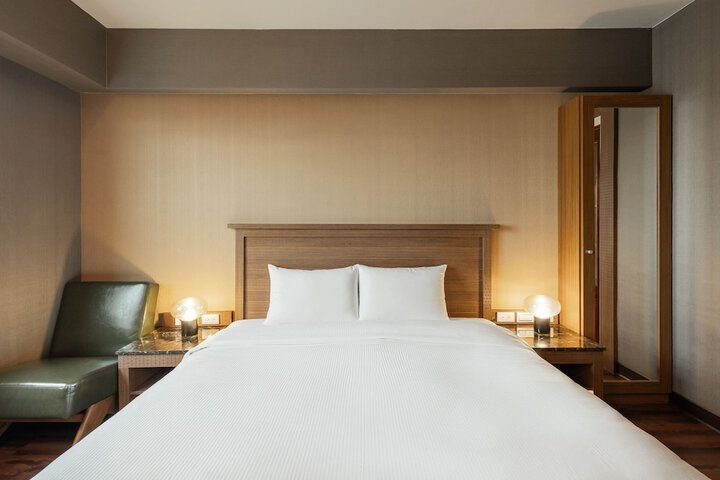Room 10 of 75