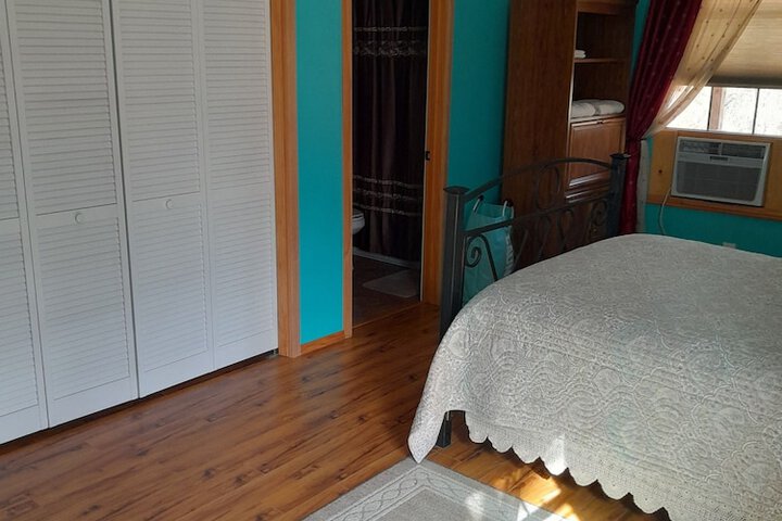 Room 5 of 14