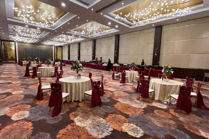 Ballroom/Hall 95 of 115