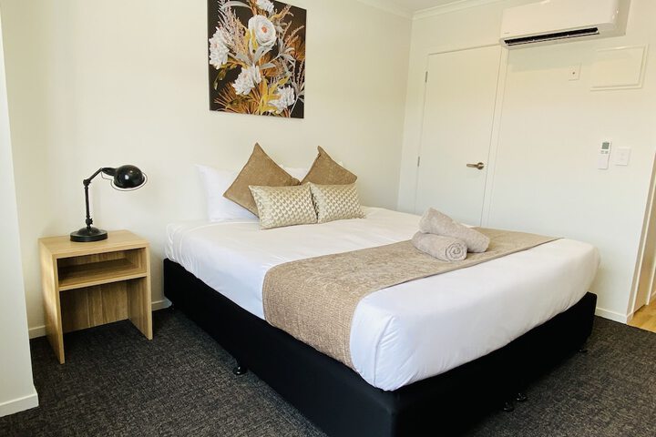Room 2 of 17