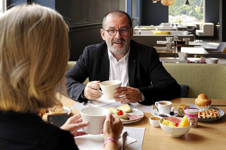 Breakfast/Coffee Service 30 of 67