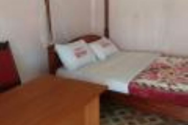 Room 4 of 6
