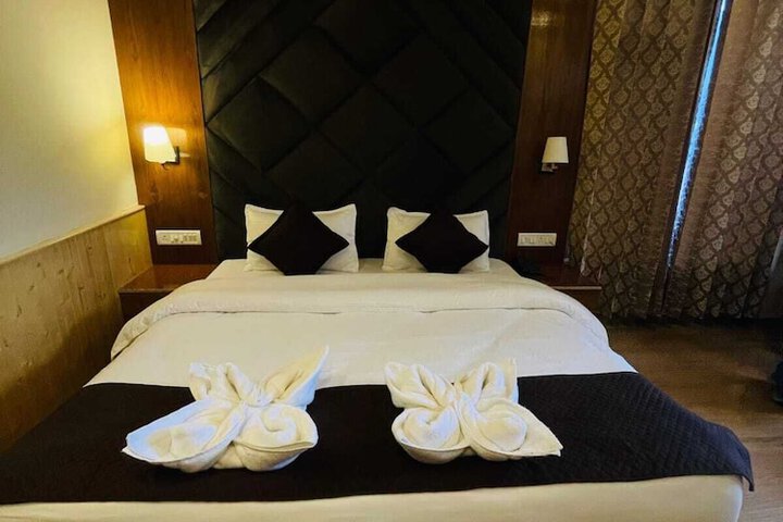 Room 3 of 11