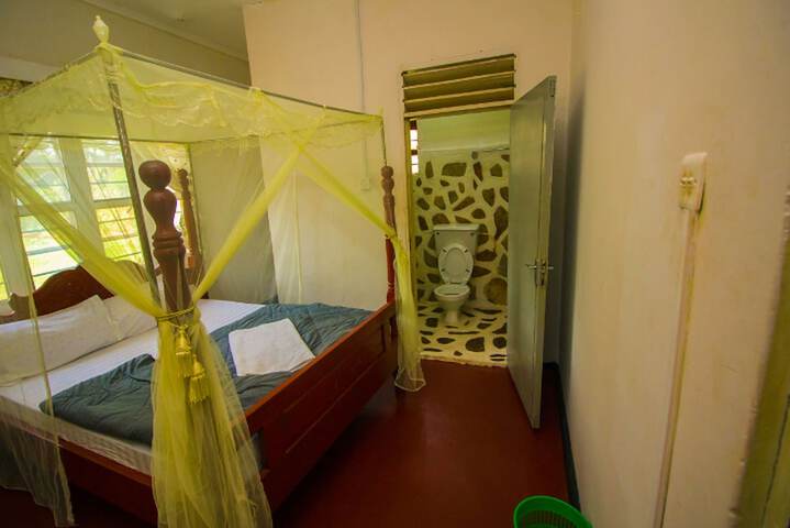 Room 3 of 17