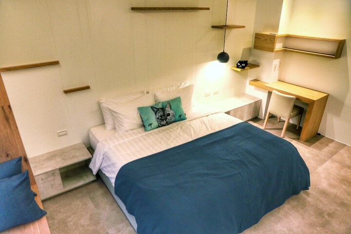 Room 10 of 53