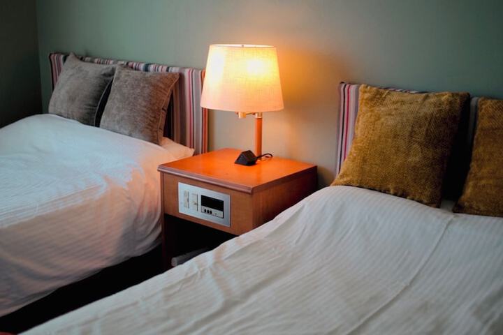 Room 16 of 27