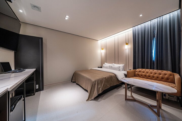 Room 14 of 74