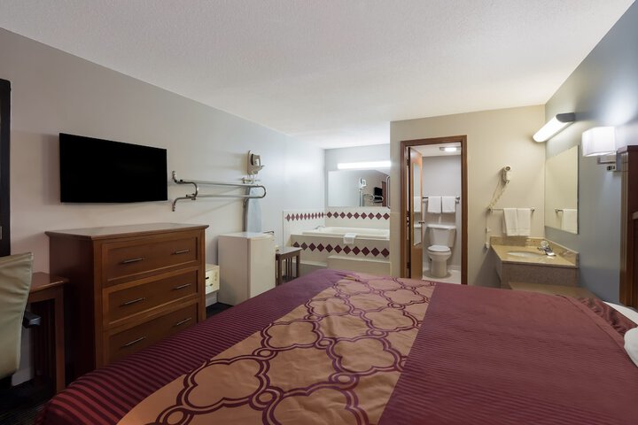1 King Bed (1 of 19)