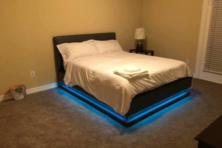 Room 3 of 40