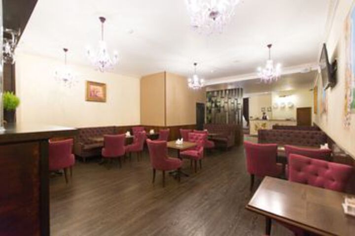 Lounge 41 of 61
