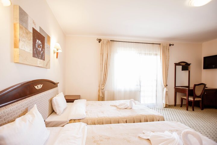 Room 13 of 84