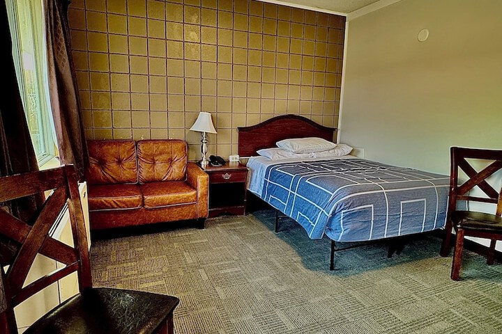 Room 18 of 39