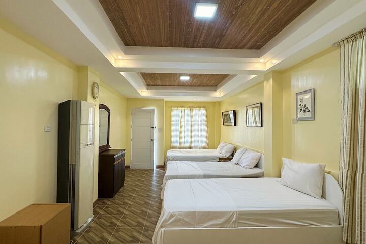 Room 4 of 72