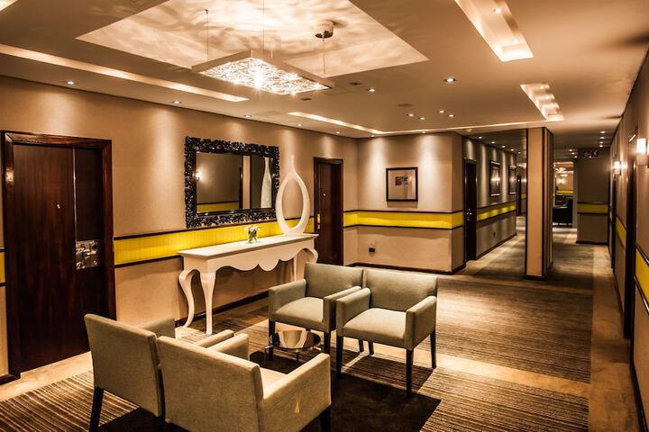 Ballroom/Hall 58 of 79