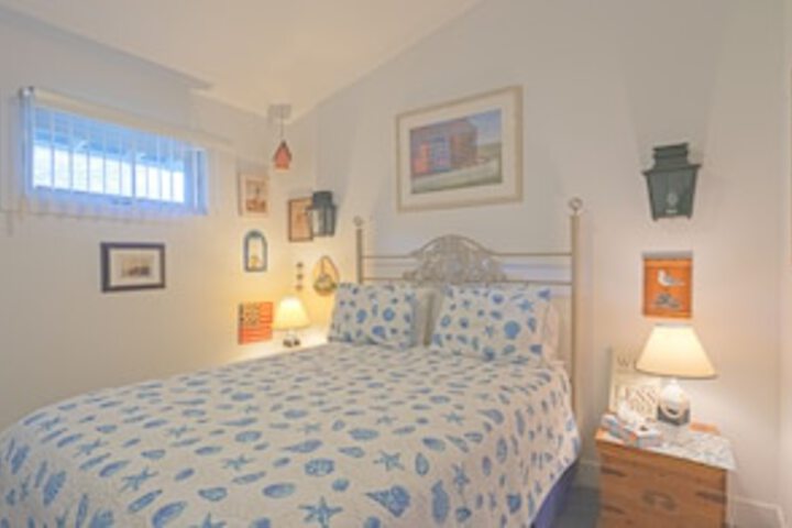 Room 124 of 663