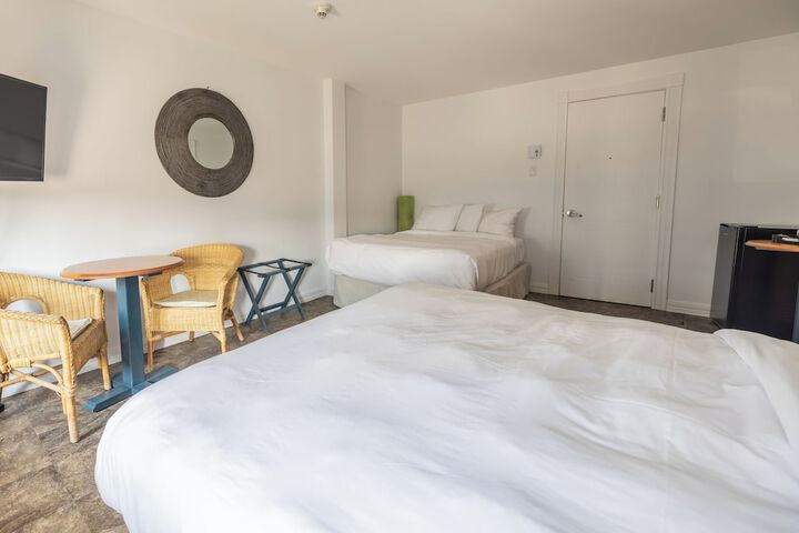 Room 32 of 118