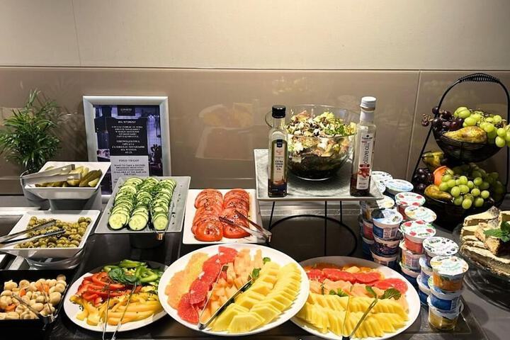 Dining 70 of 85