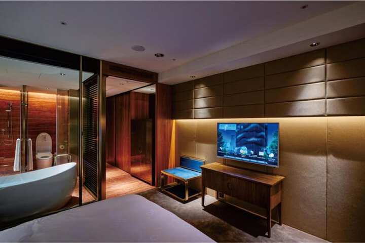 Room 21 of 49