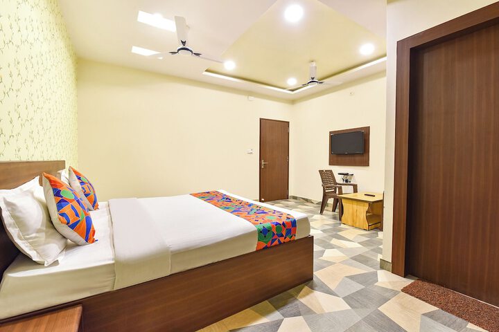 Room 14 of 30