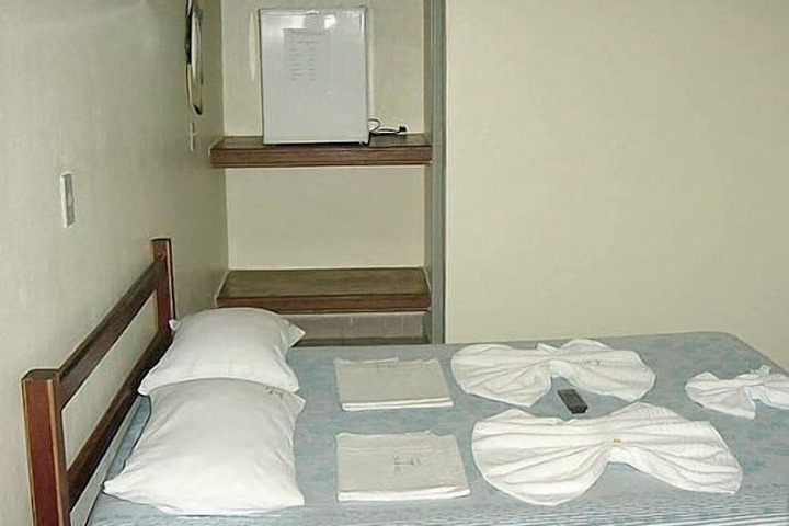 Room 8 of 32