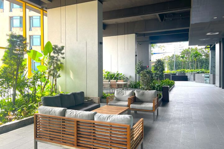 Hotel Exterior 116 of 134