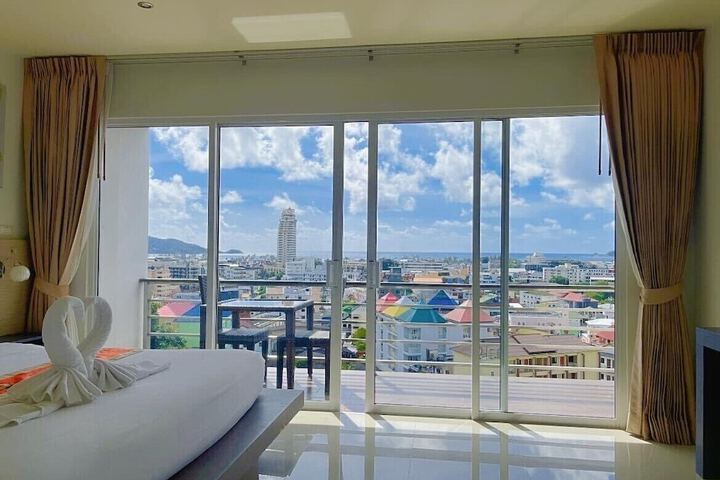 Room 42 of 164