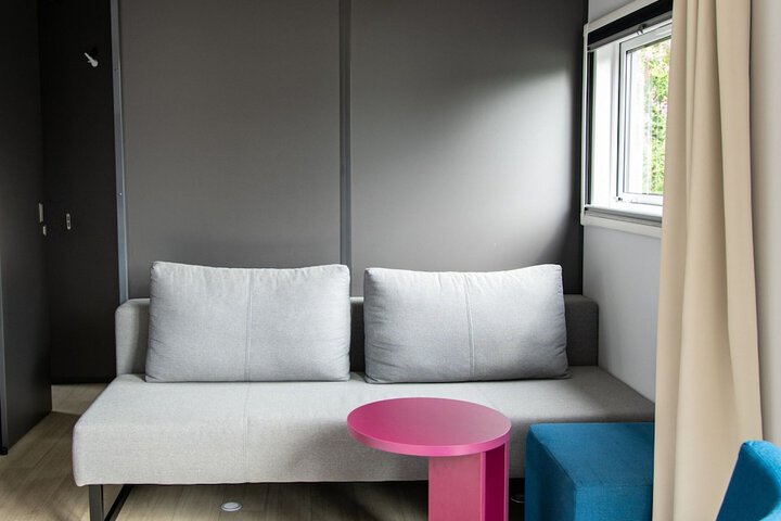 Room 12 of 38