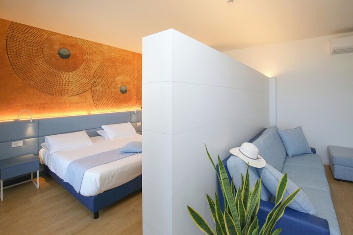 Room 81 of 221