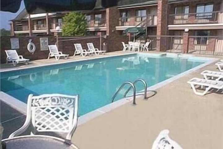 Pool 9 of 11