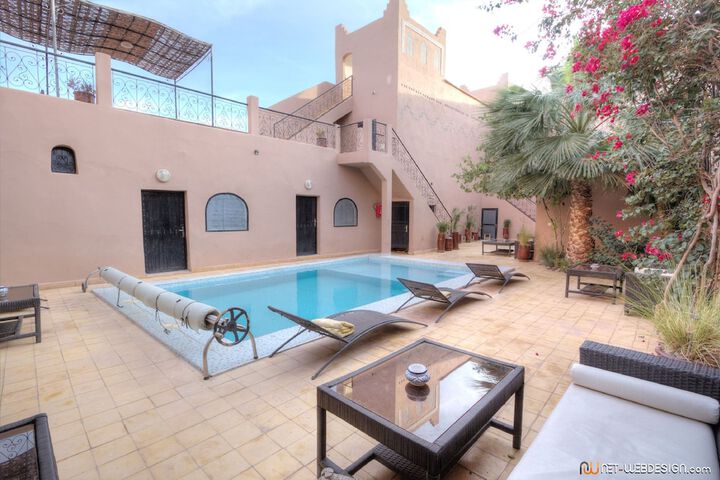 Hotel Pool