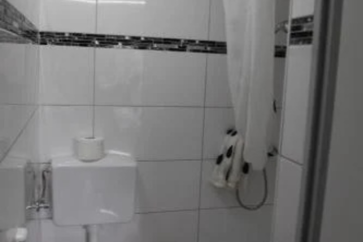 Room 8 of 20